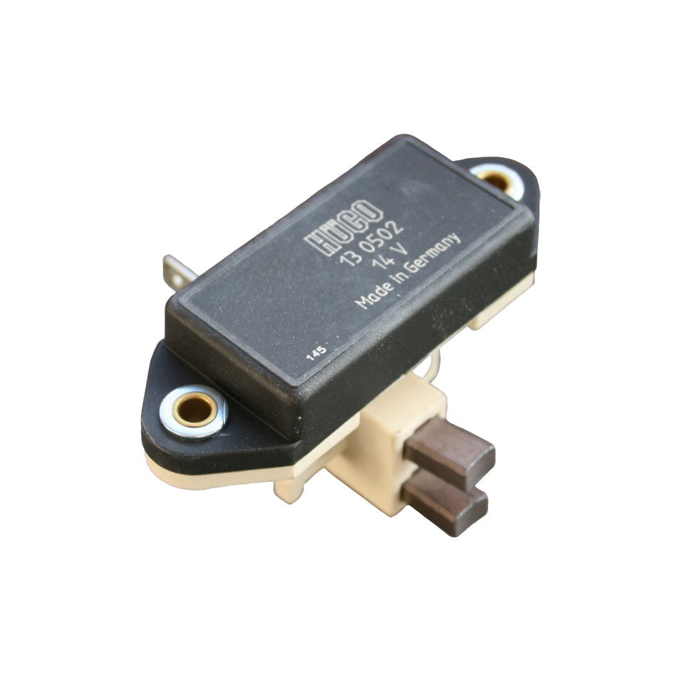 Voltage regulator alternator, internal with carbon brushes