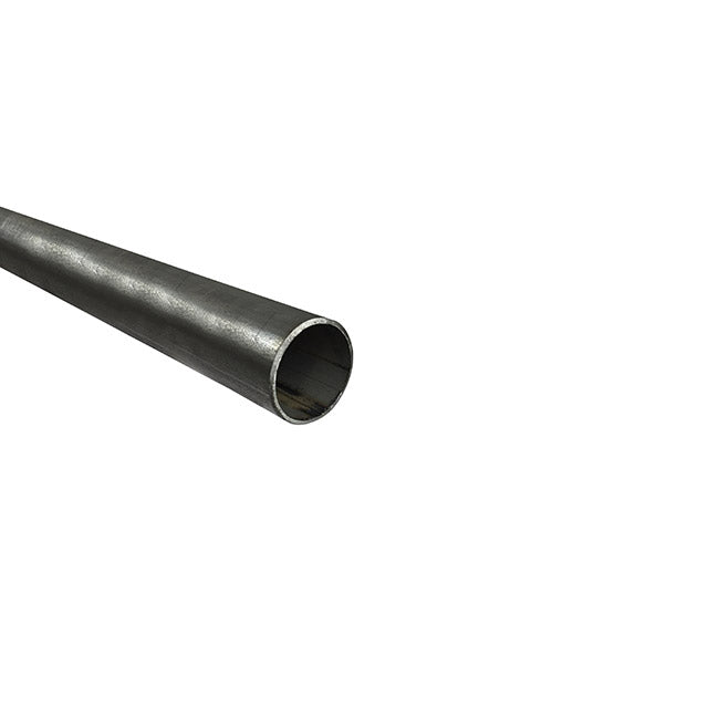 Tubo guía a través del chasis para cable de acelerador.