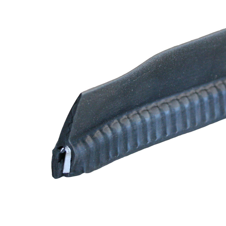 Selle la parte inferior del guardabarros trasero al paso de rueda, como par